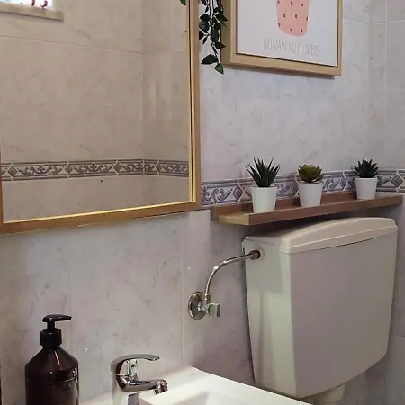 Casinha Da Marina - Totalmente Renovada 나자레